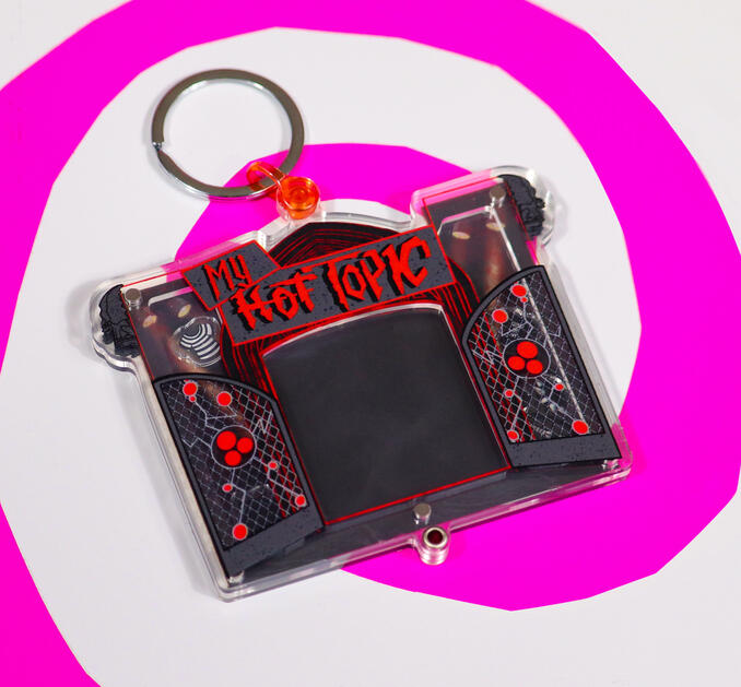 My Hot Topic Photo Shaker